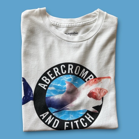 Abercrombie Kids Boys Shark Tshirt Size 15/16 - Picture 2 of 3